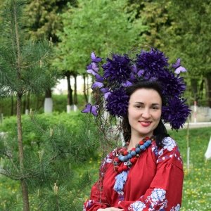 Робота Вінок корона з метеликамиі квітами фіолетова венок бабочки